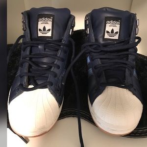 Addidas: La Marque Aux3 Bandes Hightop